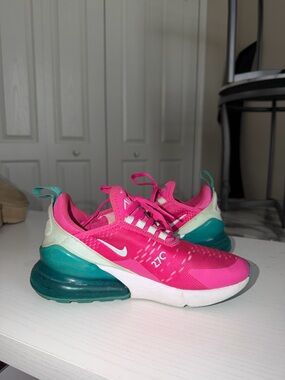 Nike Air Max React 270. Bright pink/blue